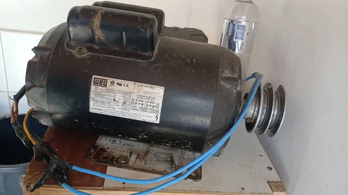 Vendo semi novo motor