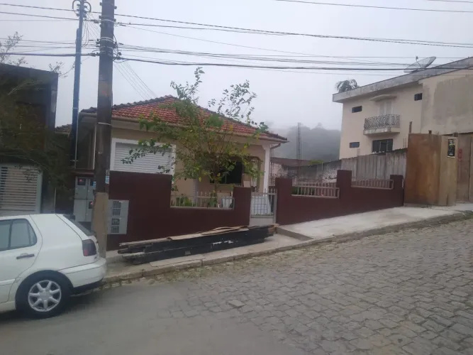 Aluga casa na vila Aurora Ribeirão Pires centro alto 