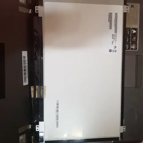 Tela de notebook com tecnologia LED Slim e conector de 30 pinos 14p