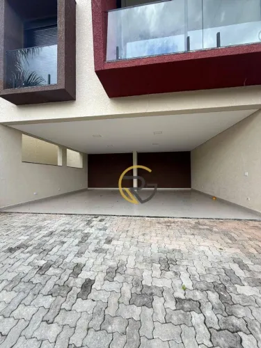 Casa Nova em Condomínio Fechado em Atibaia | 3 Suítes, Piscina e Vista Privilegiada do Con