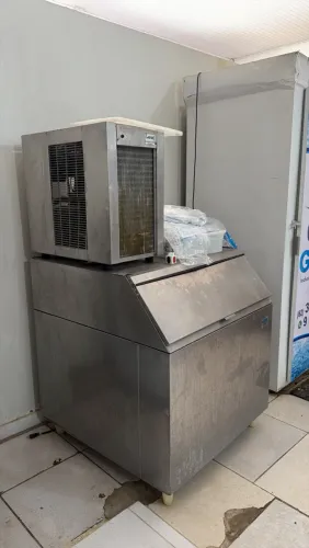 Máquina de gelo escama 75kg dia 