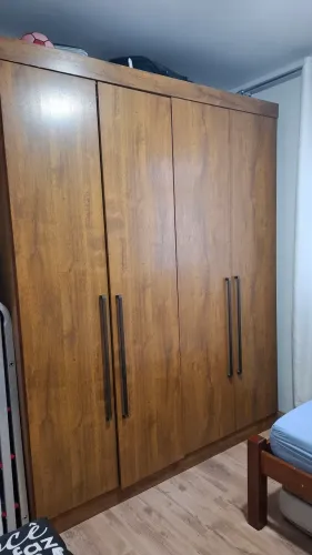 Guarda-roupas solteiro
