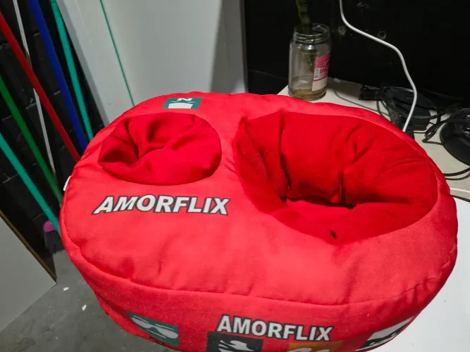 Almofada porta-pipoca vermelha