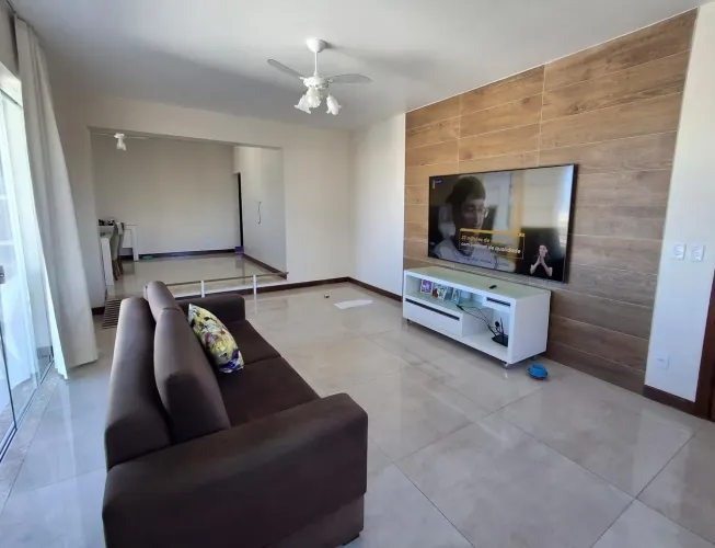 Graça colado na Barra. 4/4 com suite. Excelente. Mobilizado e equipado.