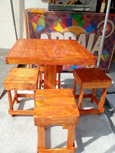 Mesa de paletes pra bar e lanchonete