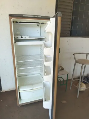 Geladeira Consul marrom