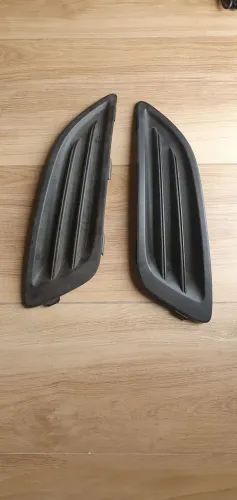 Moldura farol de milha new fiesta