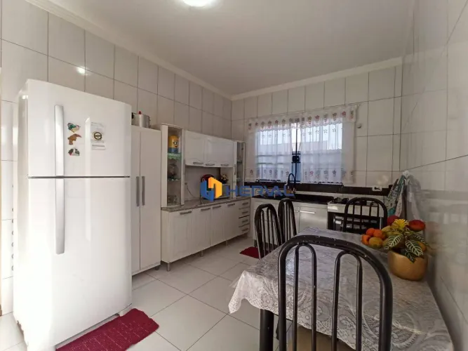 Casa com 3 quartos à venda, 91 m² por R$ 390.000 - Jardim São Miguel - Maringá/PR