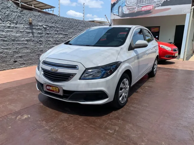 Chevrolet Onix Hatch LT 1.4 8V Flex Mec. 4P 2015