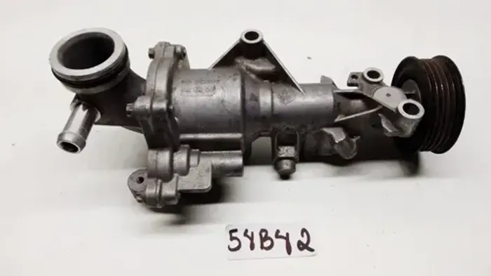 Bomba De Agua Mercedes Benz A45 Amg 2013 / 2017