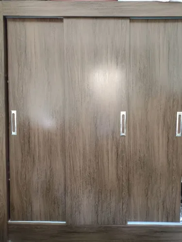Vende-se guarda roupa de solteiro novo motivo liberar espaço .