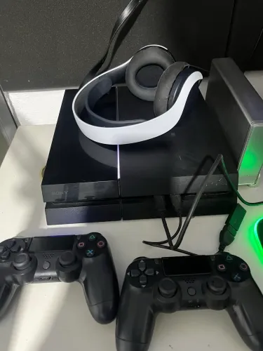 PlayStation 4 Fat completo + Headset + Câmera 4Tb