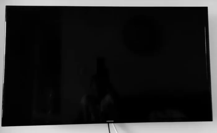 TV Smart 40 polegadas com tela trincada