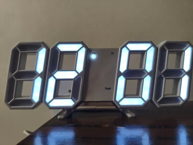 Relógio Led de Mesa