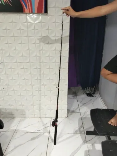 Vara de pesca completa com carretilha e isca