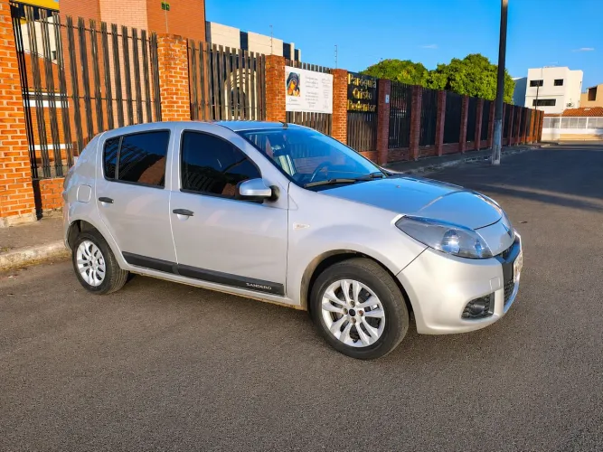 Renault Sandero Expression Hi-flex 1.6 8V 5P 2014