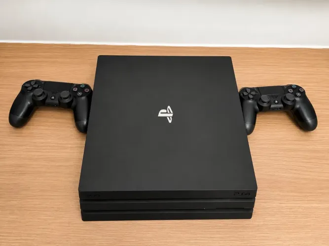 VENDO PLAYSTATION 4 PRO DE 1TB !!