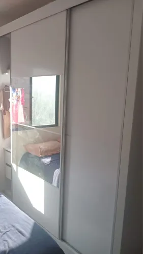 Guarda-Roupa Casal 2 Portas de Correr com Espelho e 6 Gavetas