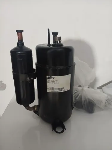 Vendo compressor de ar-condicionado 12.000btus gas r410 compressor novo na caixa 