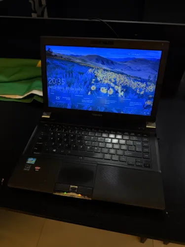 Notebook com Processador Intel i7, placa vídeo, ssd