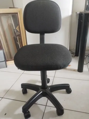 VENDE-SE CADEIRA DE ESCRITÓRIO