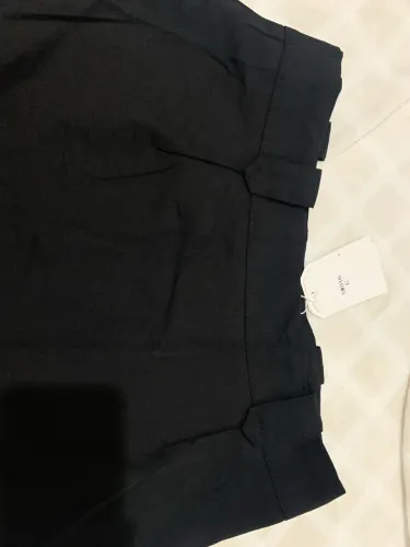 Conjunto alfaiataria saia mídi e cropped 