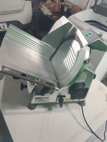 Cortador de frios e laticínios gural ATX 330