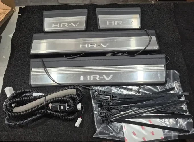 Soleira Iluminada em LED Honda New HRV 2022 2023 Original Novo
