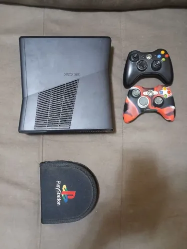 Xbox 360 semi novo