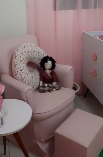 Poltrona com puff
