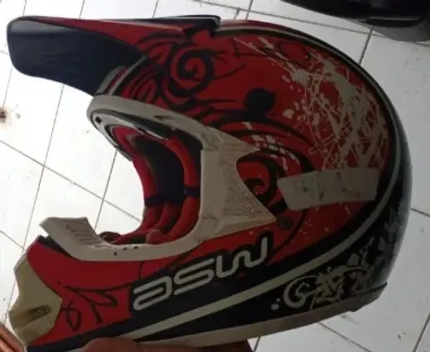 CAPACETE MOTOCROSS - USADO