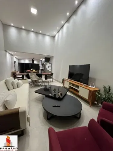 Casa para Venda no bairro Laranjeiras, localizado na cidade de Uberlândia / MG.