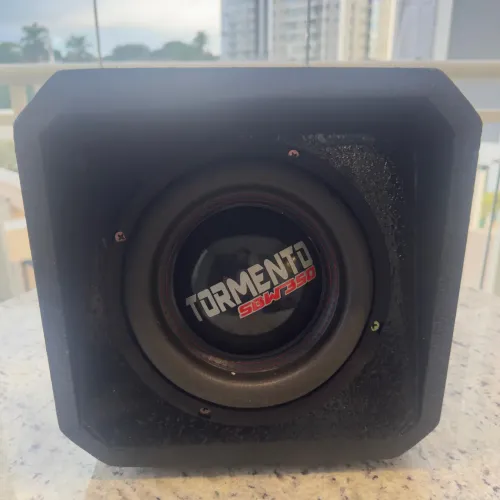 Caixa acústica dutada com subwoofer de 8?