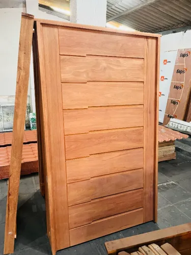 PORTA PIVOTANTE 2.10X.120 (VALOR A VISTA)