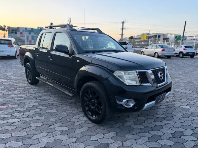 Nissan Frontier SL CD 4X4 2.5tb Diesel AUT 2013