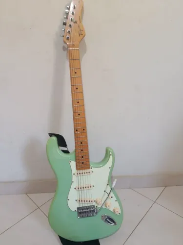 Vendo Guitarra Tagima TG 530