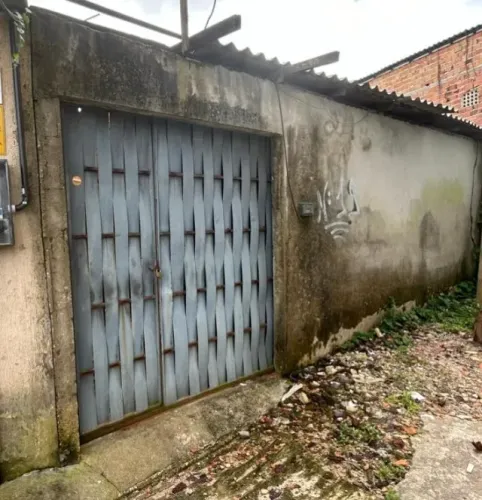 VENDO CASA COM 3 QUARTOS NO CDP
