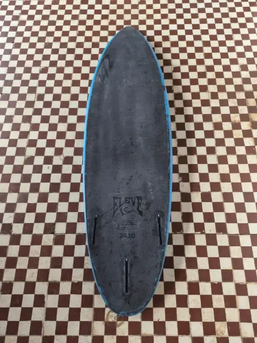 01 Prancha full carbon 01 epoxi 02 PU semi novas  tudo 1400,00