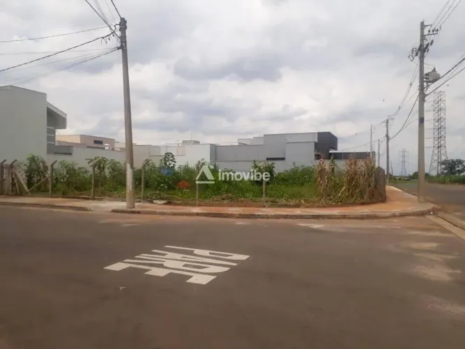 Terreno de 458m² para locação no Parque Universitário em Americana/SP.