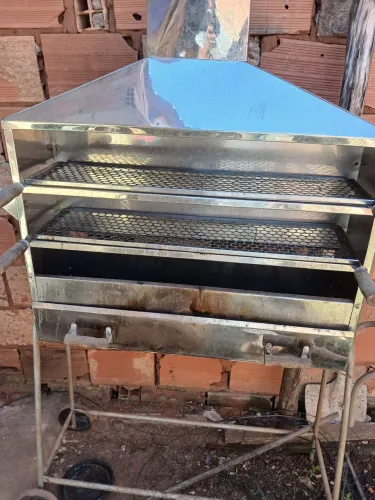 Churrasqueira pra vendas de espeto