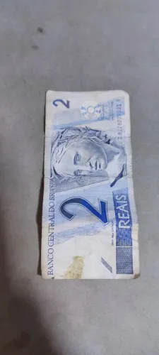 Vende-se cédula de notas de dois reais para colecionados