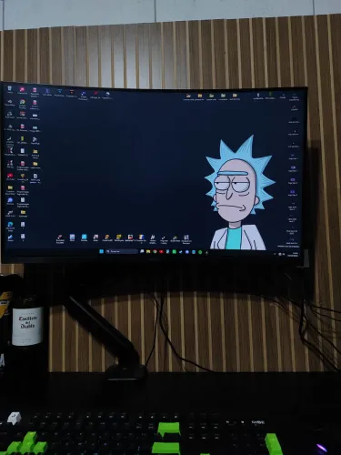 Monitor curvado 32" + braço articulado 