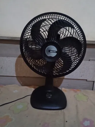 Ventilador Mallory de 30cm de 6 palhetas e 127v
