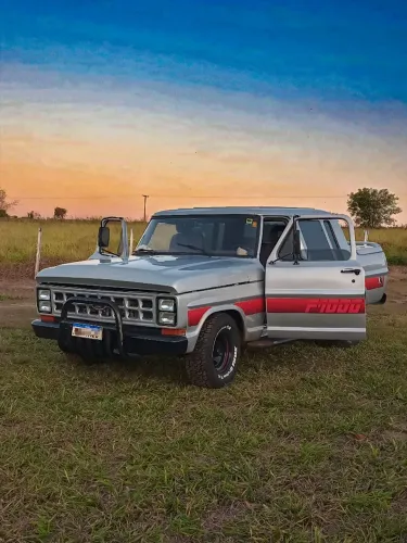 Ford F-1000 S. S. Diesel / S.s. Diesel Turbo 1985