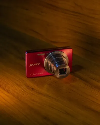 Câmera SONY Cybershot W690 VERMELHO RUBI