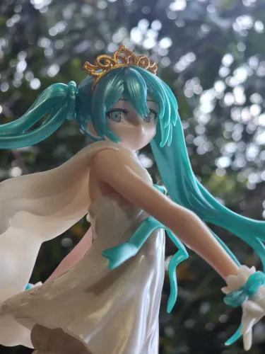 Figure Hatsune Miku Bootleg vestido branco