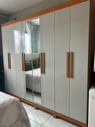 Guarda roupa novo