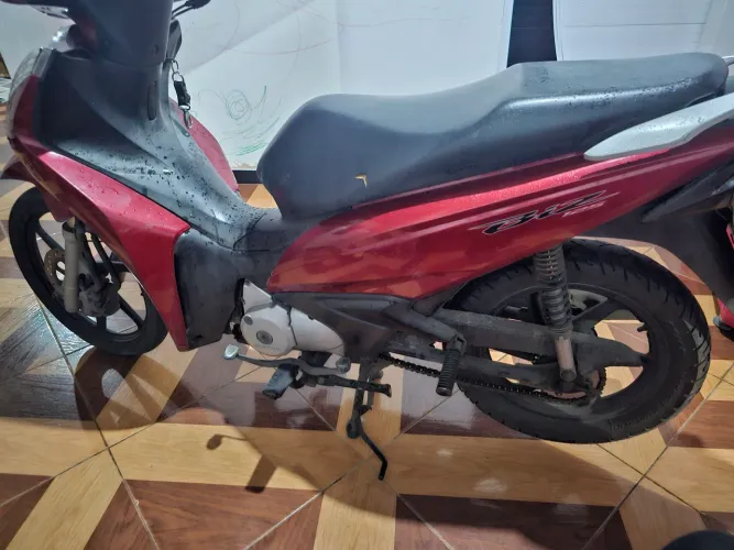 Vendo Honda Biz 125 Ex completa