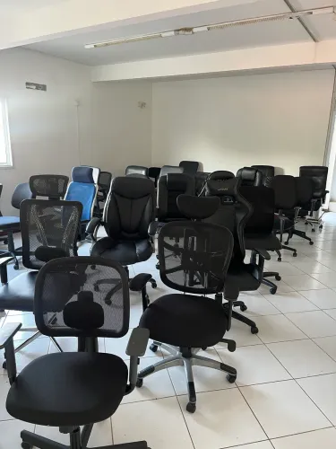 Cadeiras de Escritório Semi Novas à Venda a partir de 250$ | Modelos Top de Linha