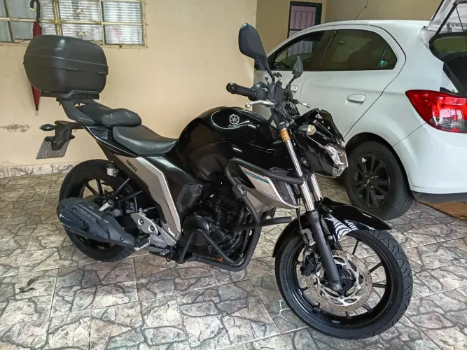 Fazer 250 preta